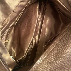 Leather bag- like new